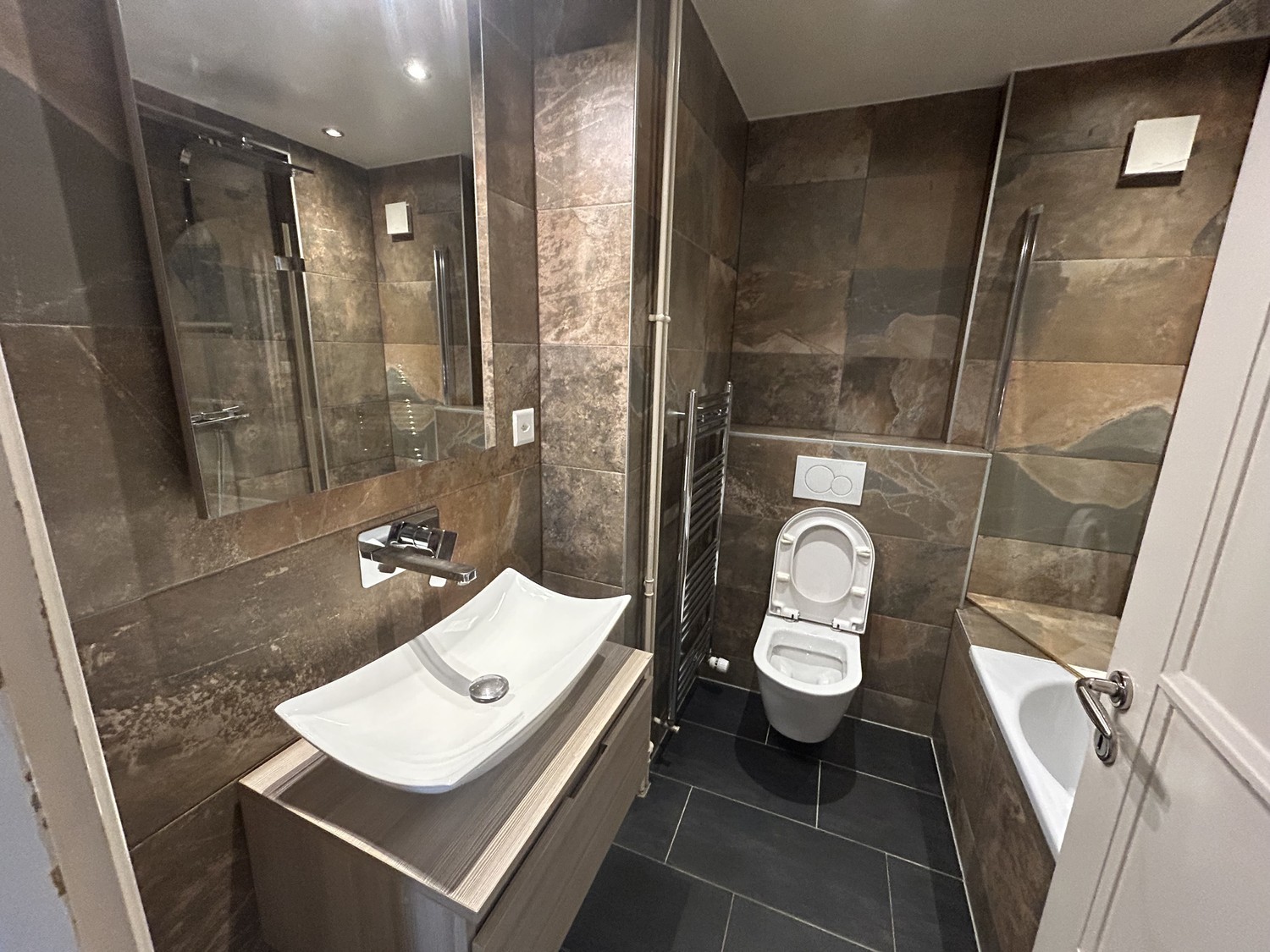 Appartement 2.5 pièces, 55 m² à Renens – Avenue de Saugiaz, balcon et lumineux | CHF 1’760.–